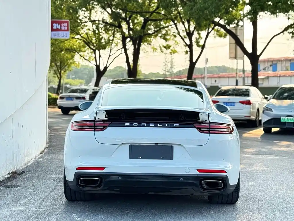 Porsche Panamera 2019 — фото 7