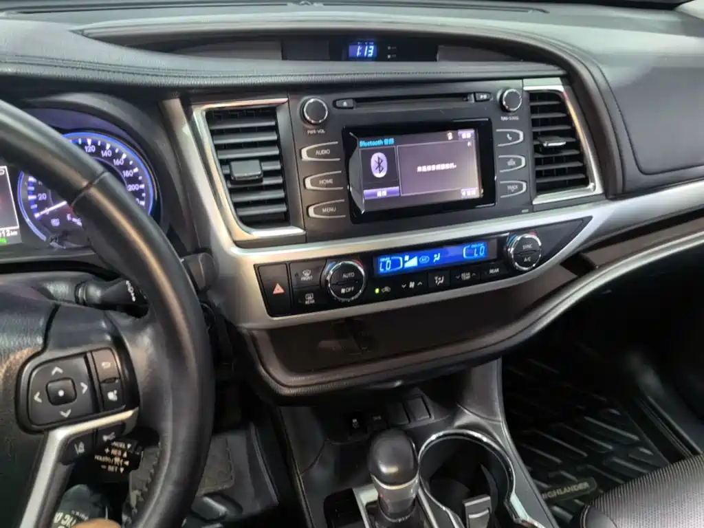 Toyota Highlander 2018 — фото 13