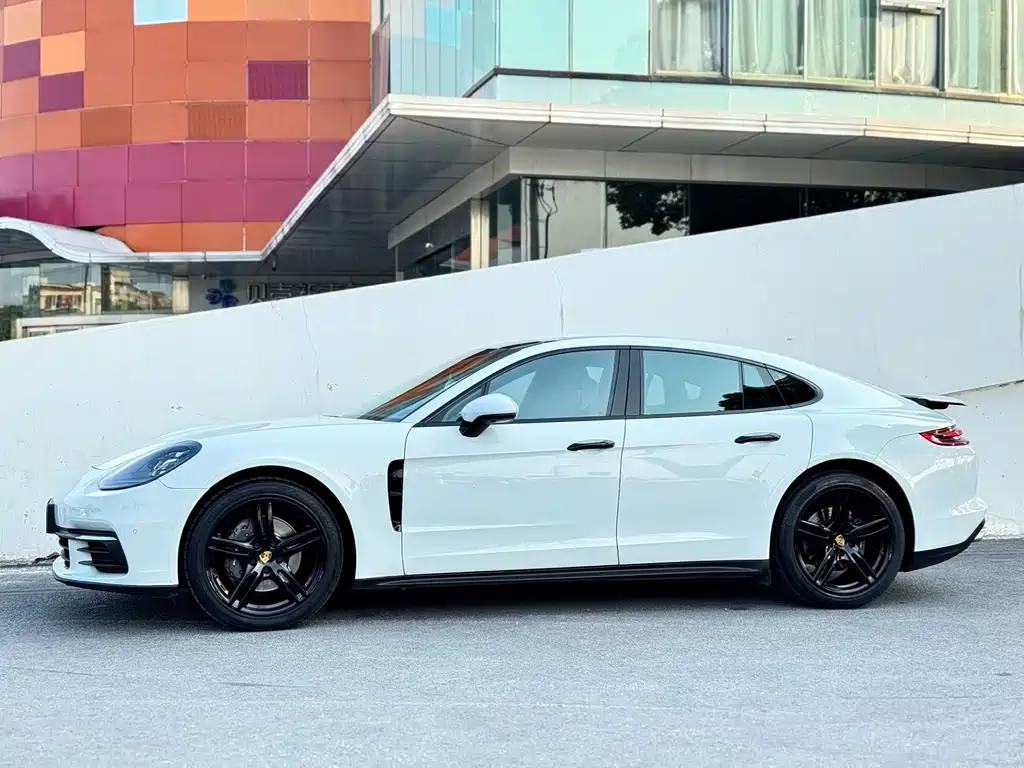 Porsche Panamera 2019 — фото 3