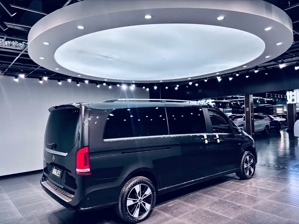 Mercedes-Benz V-Class 2022 — фото 3
