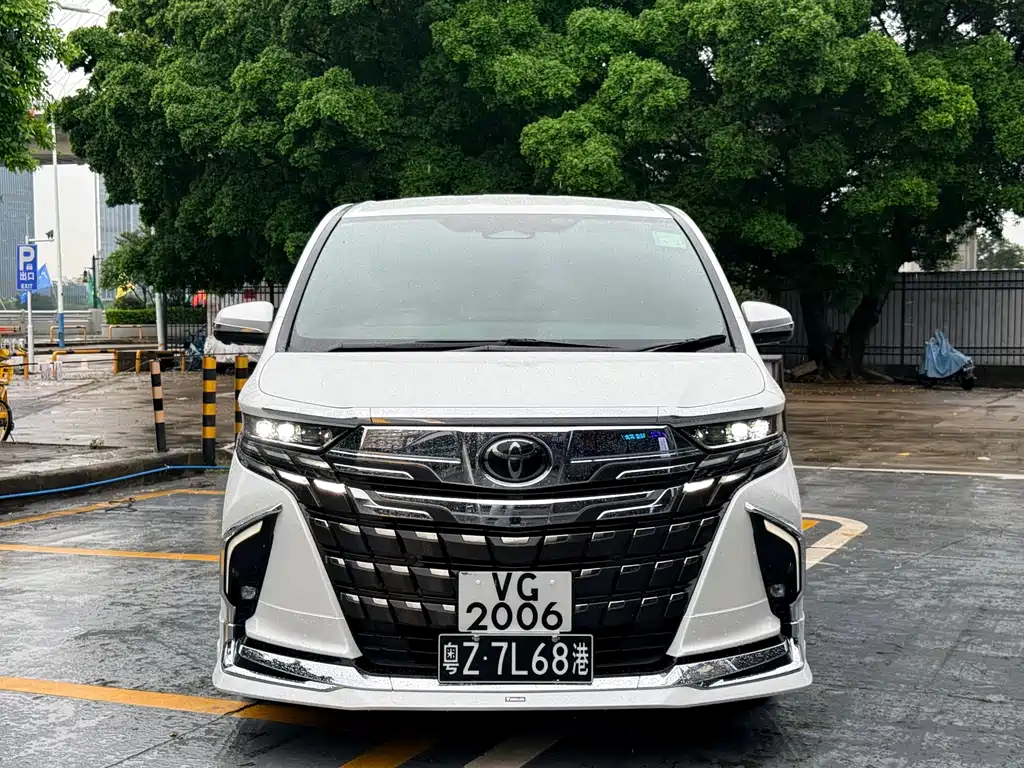 Toyota Alphard 2026 — фото 2