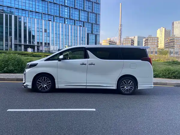 Toyota Alphard 2015