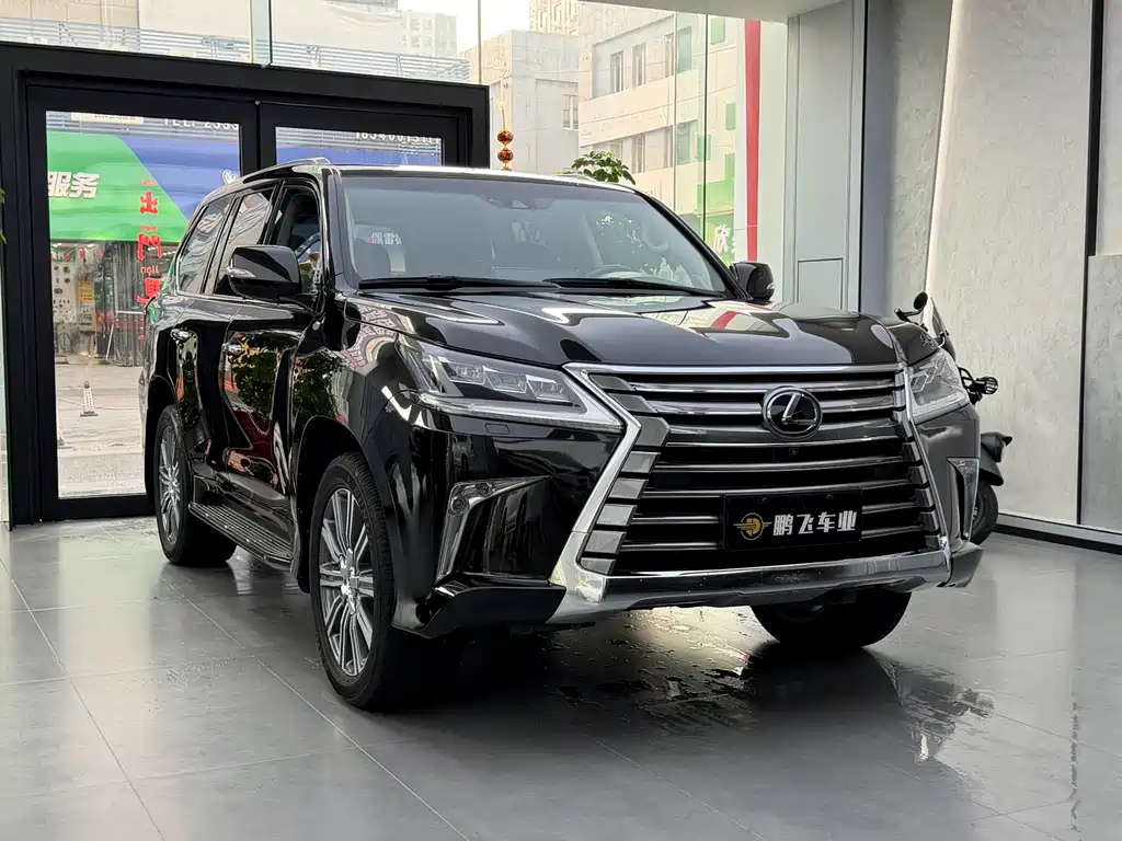 Lexus LX 2017 — фото 10