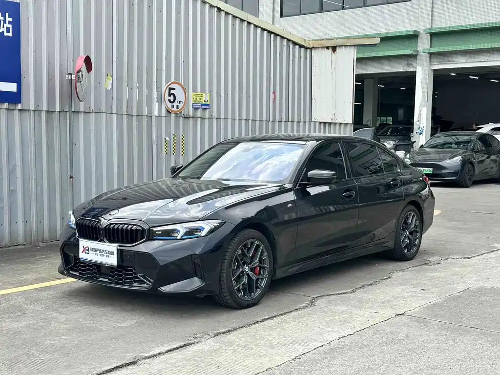 BMW 3 Series 2025 — фото 1
