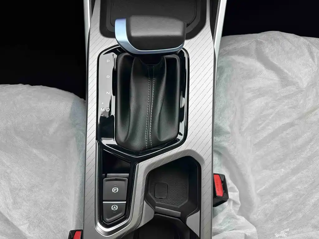 Geely Emgrand 2023 — фото 18