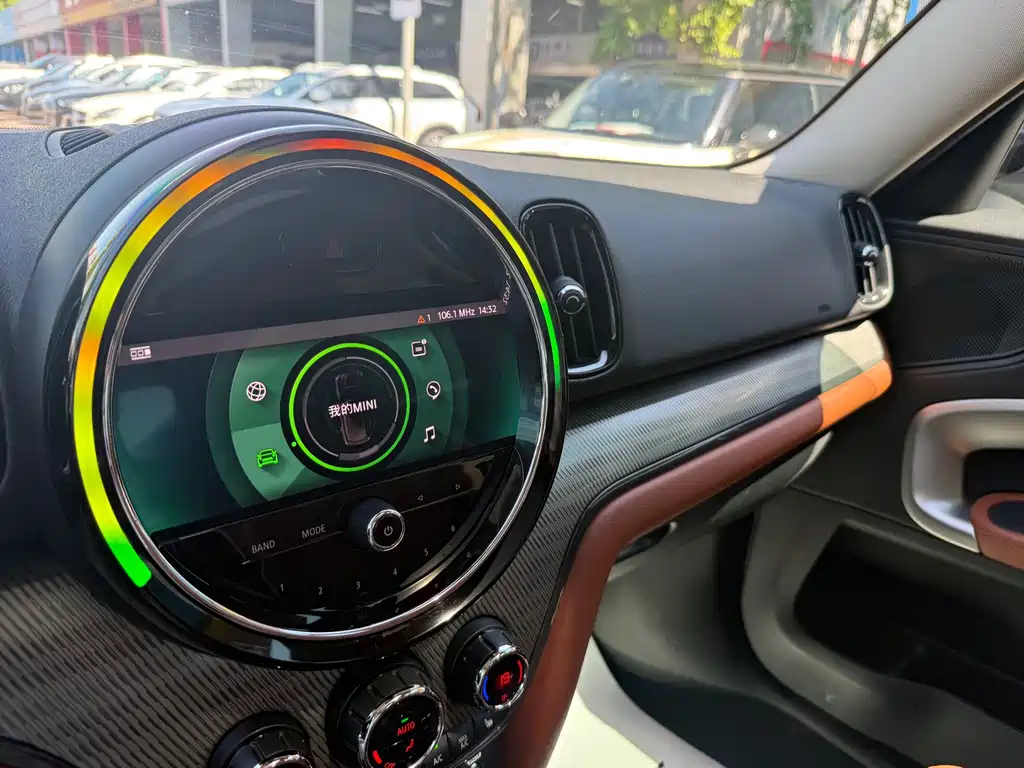 MINI Countryman 2021 — фото 15