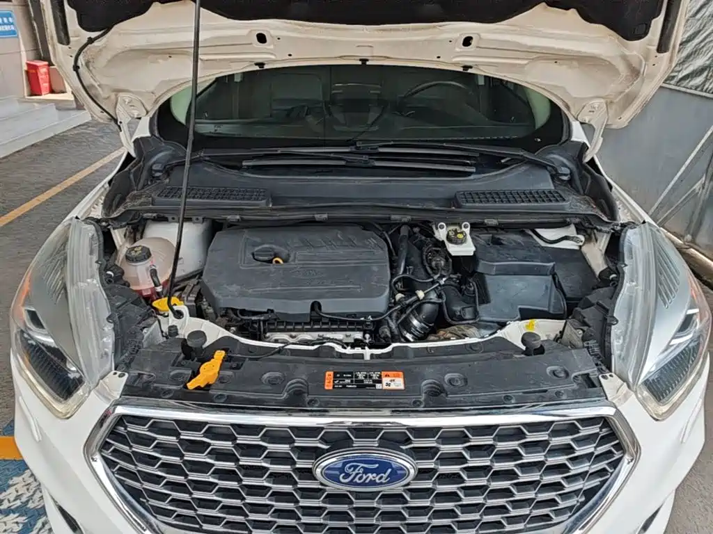 Ford Kuga 2019 — фото 20