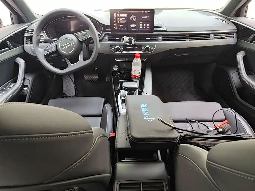 Audi A4L 2023 — фото 10