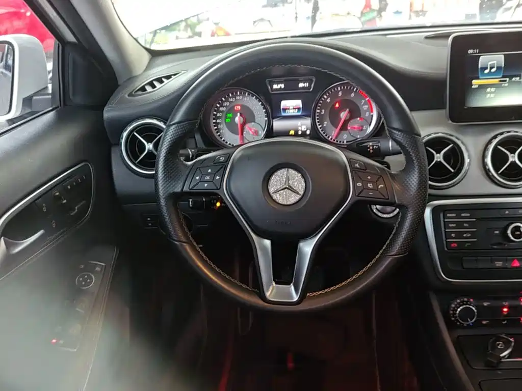 Mercedes-Benz GLA 2016 — фото 11