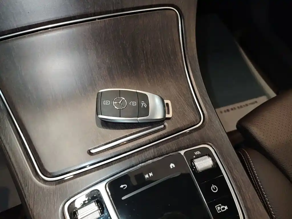 Mercedes-Benz GLC 2021 — фото 15