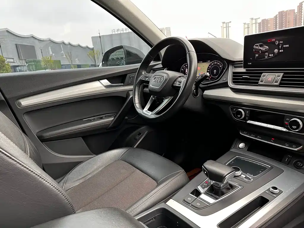 Audi Q5L 2019 — фото 11