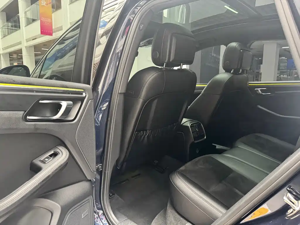 Porsche Macan 2019 — фото 11