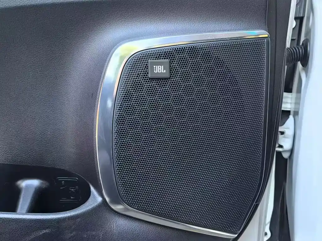 Toyota Alphard 2021 — фото 9