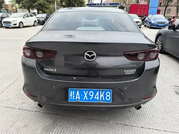 Mazda 3 Axela 2022