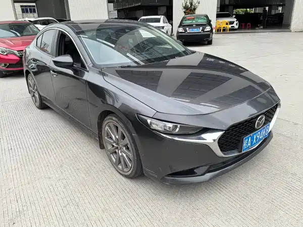 Mazda 3 Axela 2022
