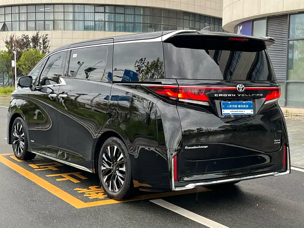 Toyota Vellfire 2024 — фото 4