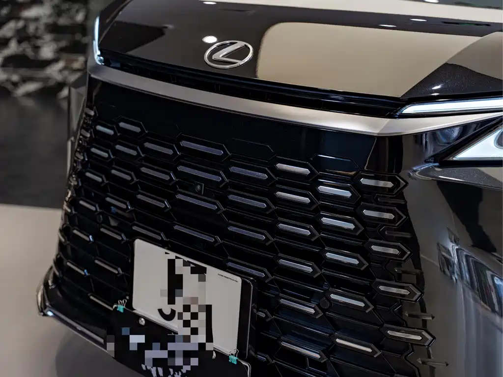 Lexus LM 2026