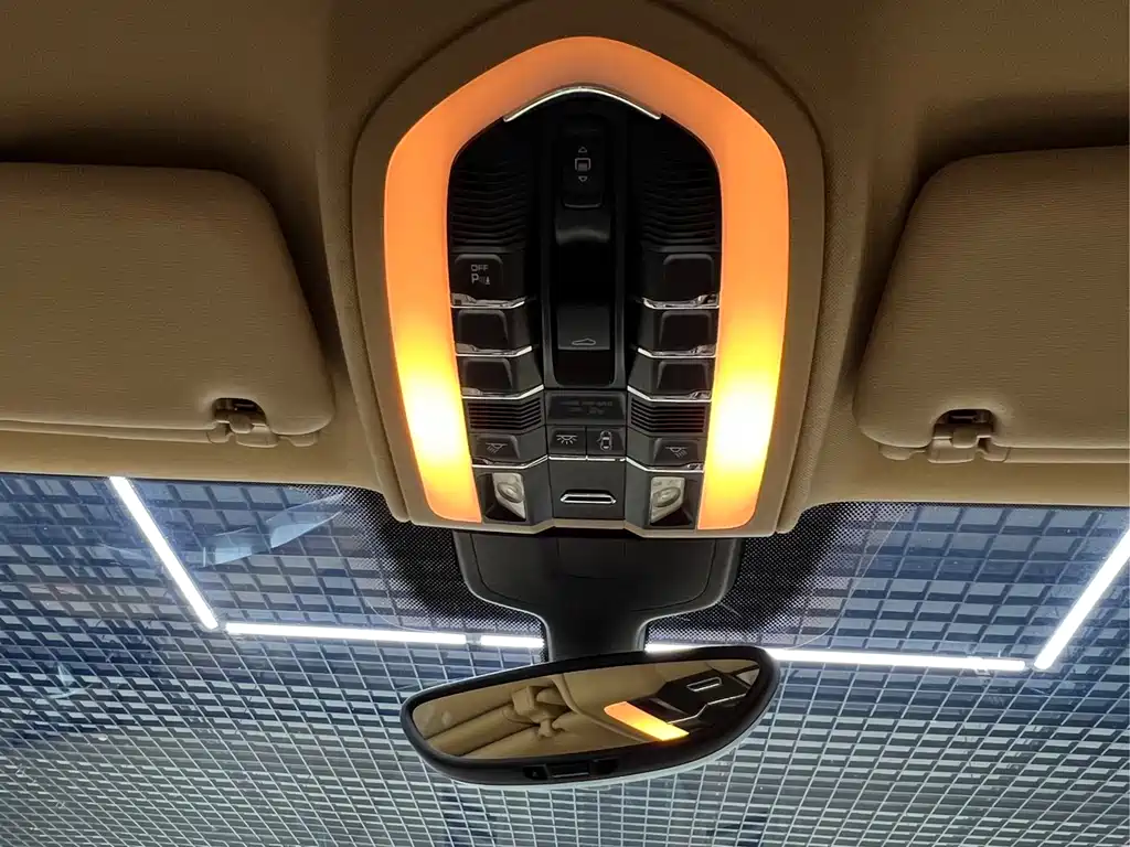 Porsche Cayenne 2015 — фото 17