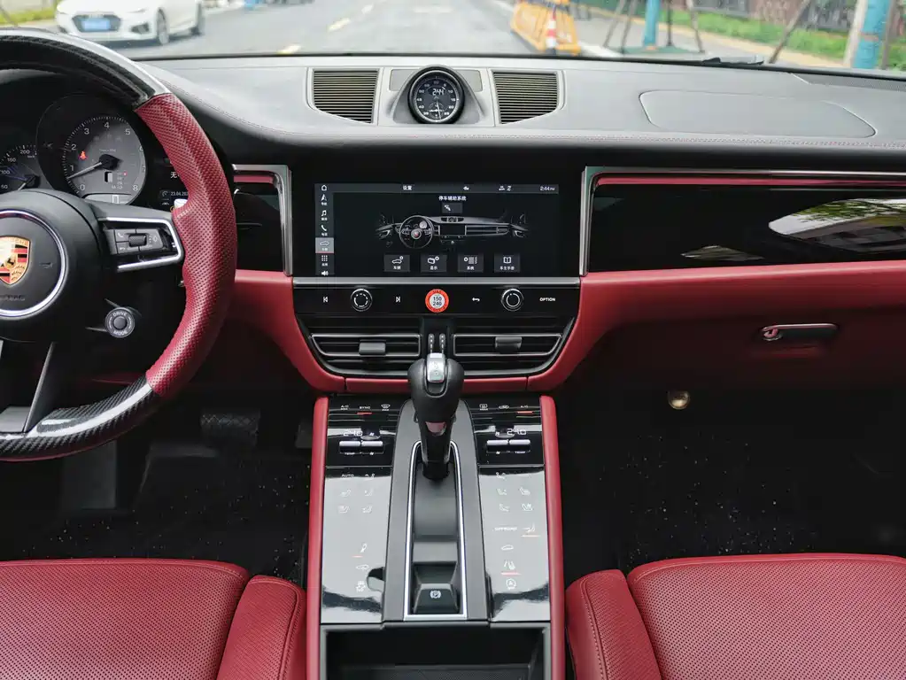 Porsche Macan 2022 — фото 10