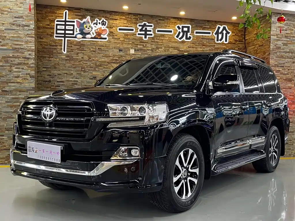 Toyota Land Cruiser 2023 — фото 1