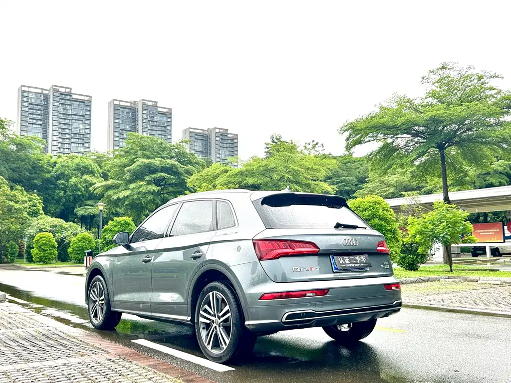 Audi Q5L 2021 — фото 8