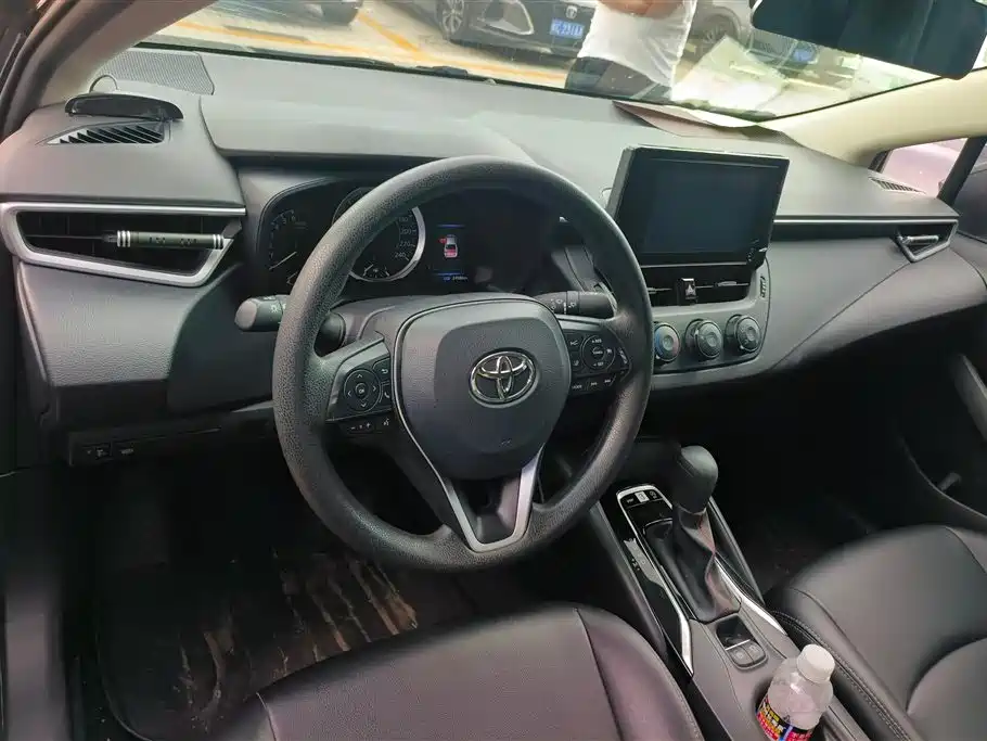 Toyota Corolla 2023 — фото 12