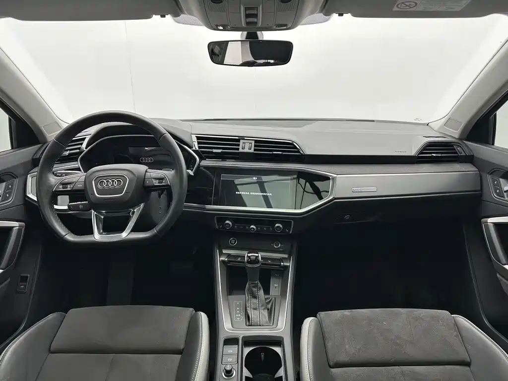 Audi Q3 2022 — фото 7