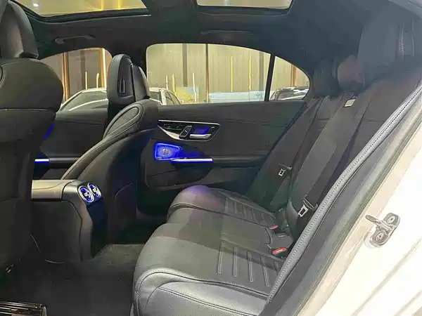 Mercedes-Benz C-Class 2024