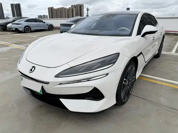 Denza Z9GT 2024