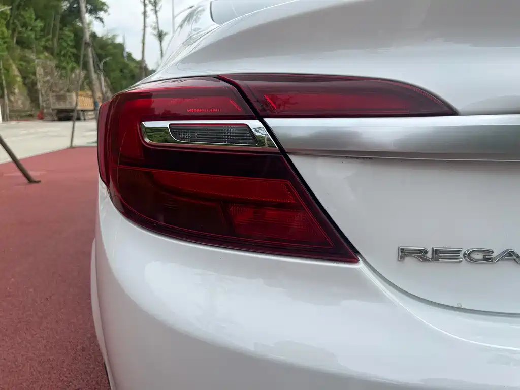 Buick Regal 2015 — фото 13