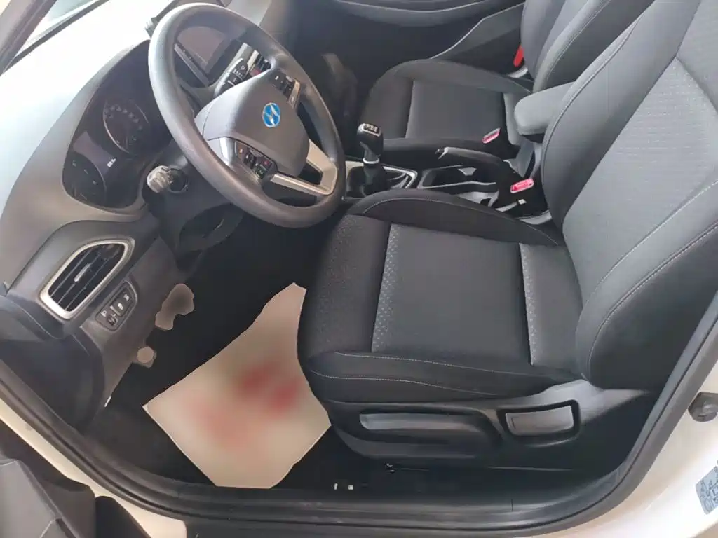 Hyundai Elantra 2017 — фото 15