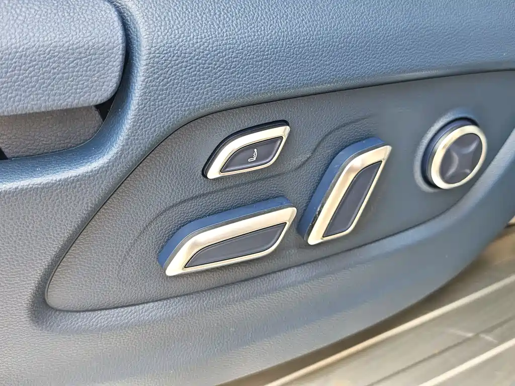 Roewe iMAX8 2021