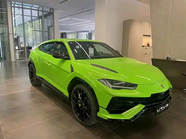 Lamborghini Urus 2024