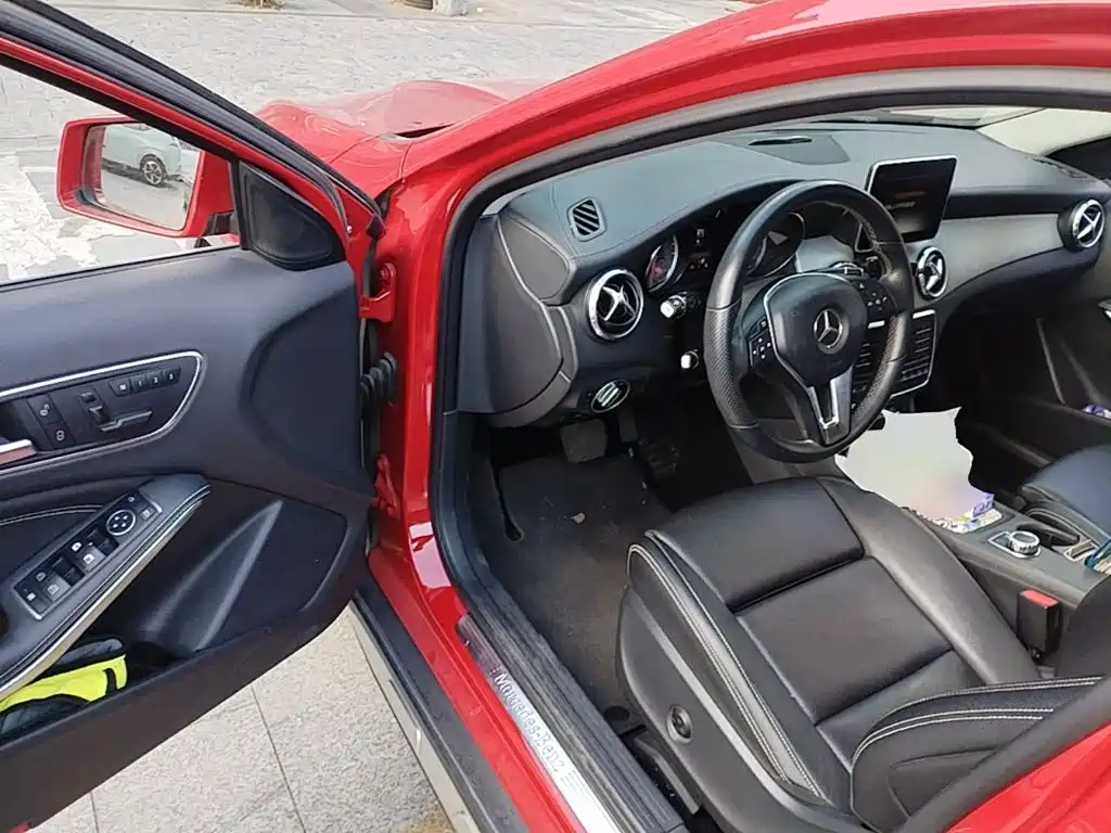 Mercedes-Benz GLA 2016 — фото 12