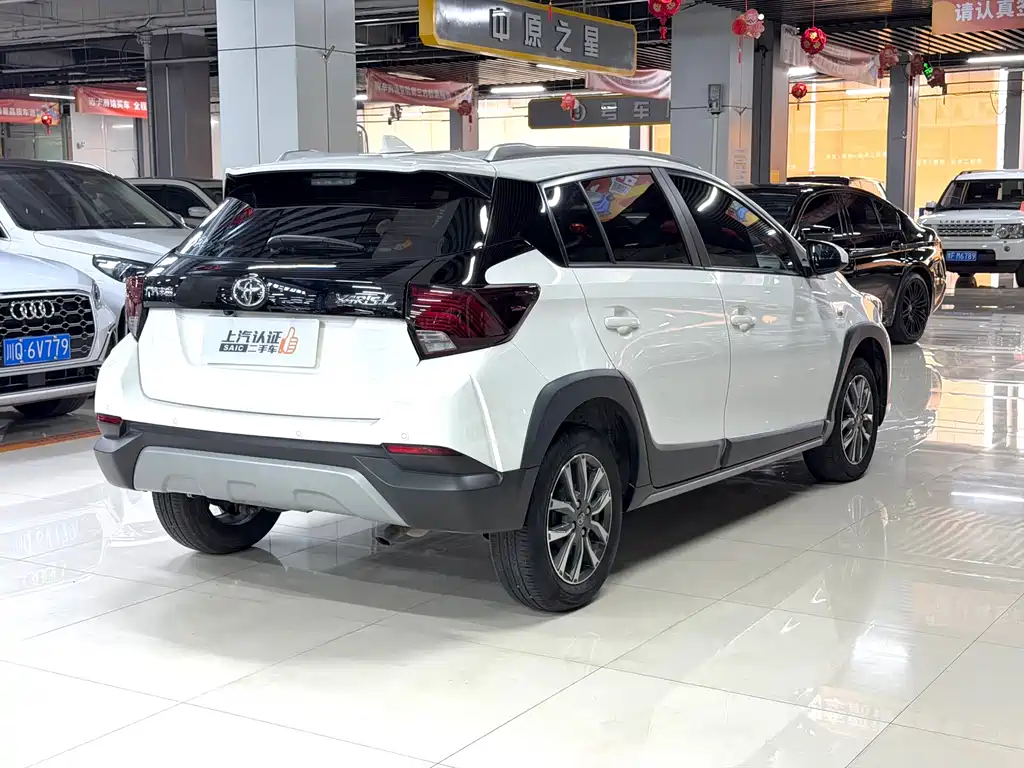 Toyota Yaris L 2022