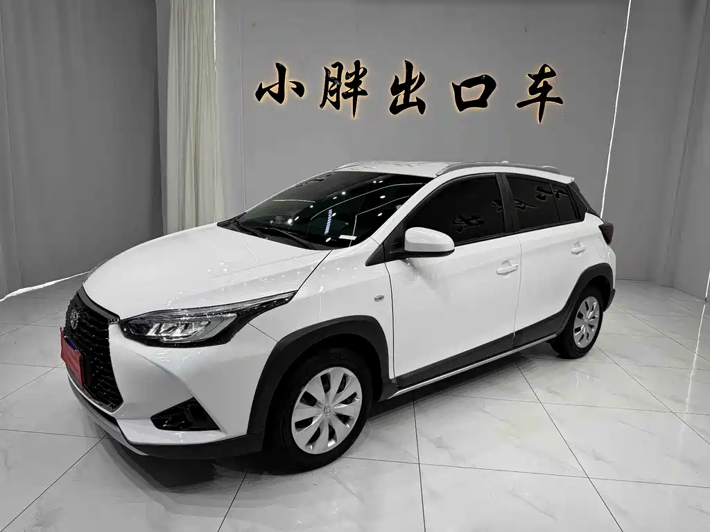 Toyota Yaris L 2023 — фото 1
