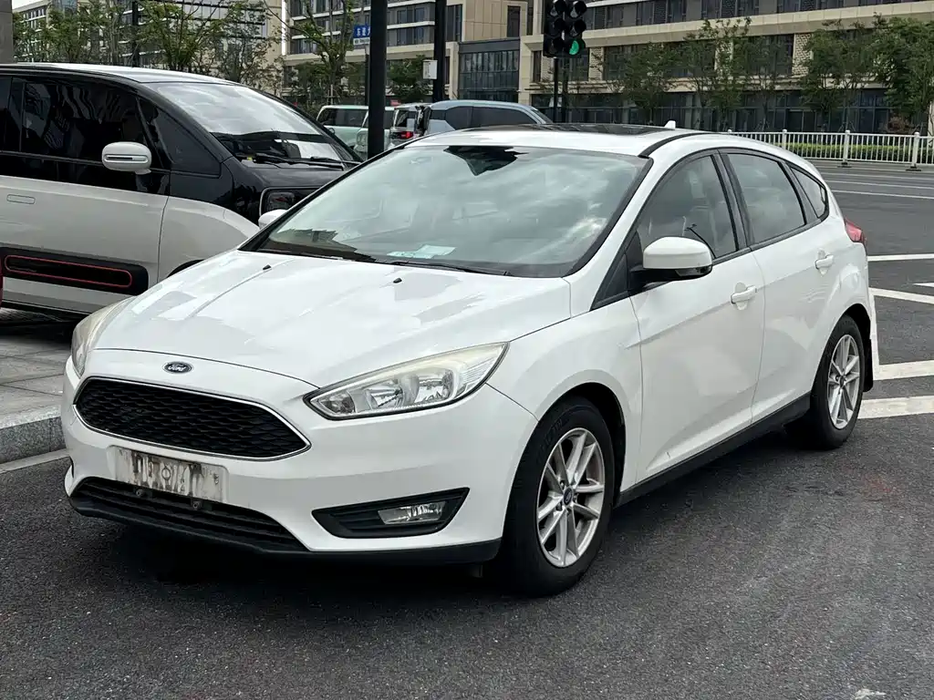 Ford Focus 2018 — фото 1