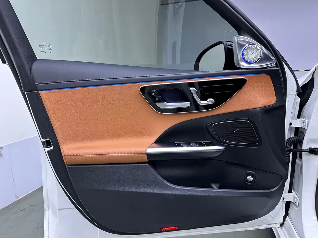 Mercedes-Benz C-Class 2023 — фото 14