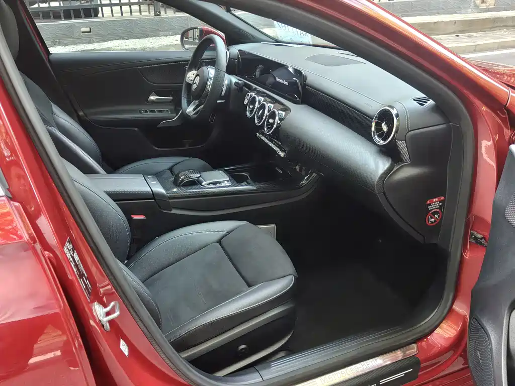 Mercedes-Benz A-Class 2019 — фото 13