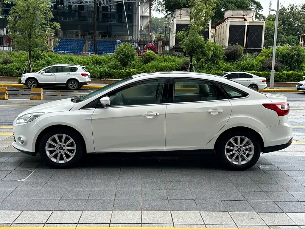 Ford Focus 2015 — фото 6