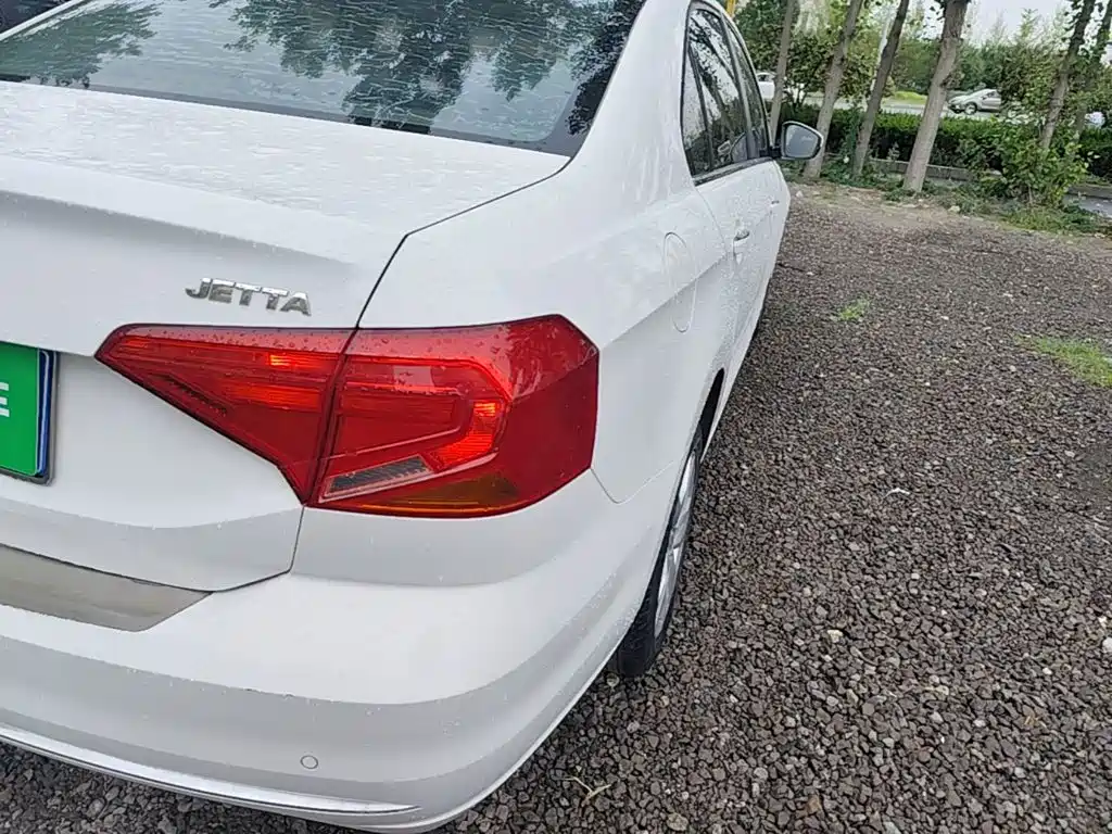 Volkswagen Jetta 2018 — фото 8