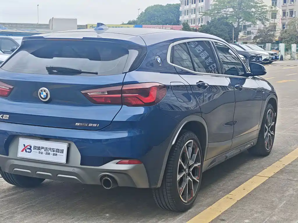 BMW X2 2022 — фото 8