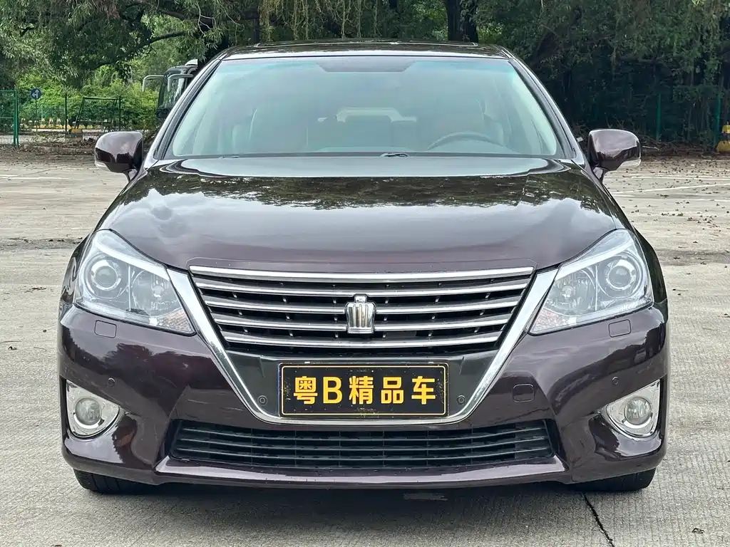 Toyota Crown 2014 — фото 2