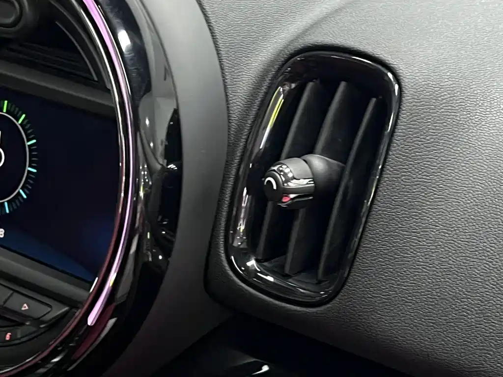 MINI Countryman 2019 — фото 36