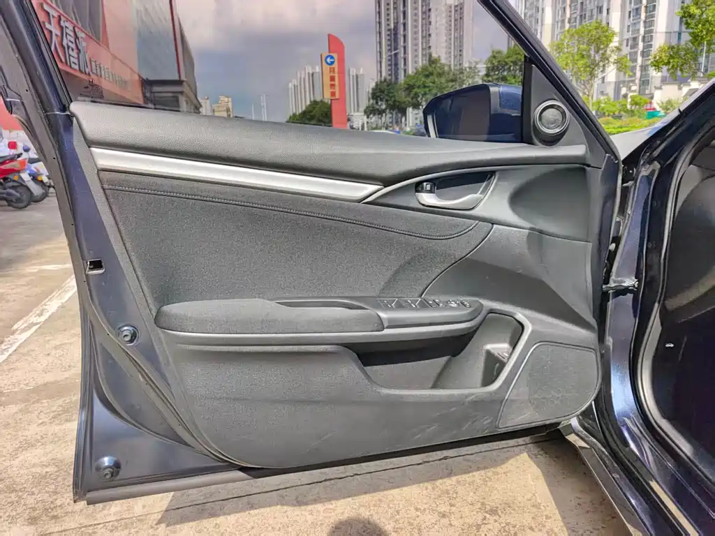 Honda Civic 2021 — фото 17