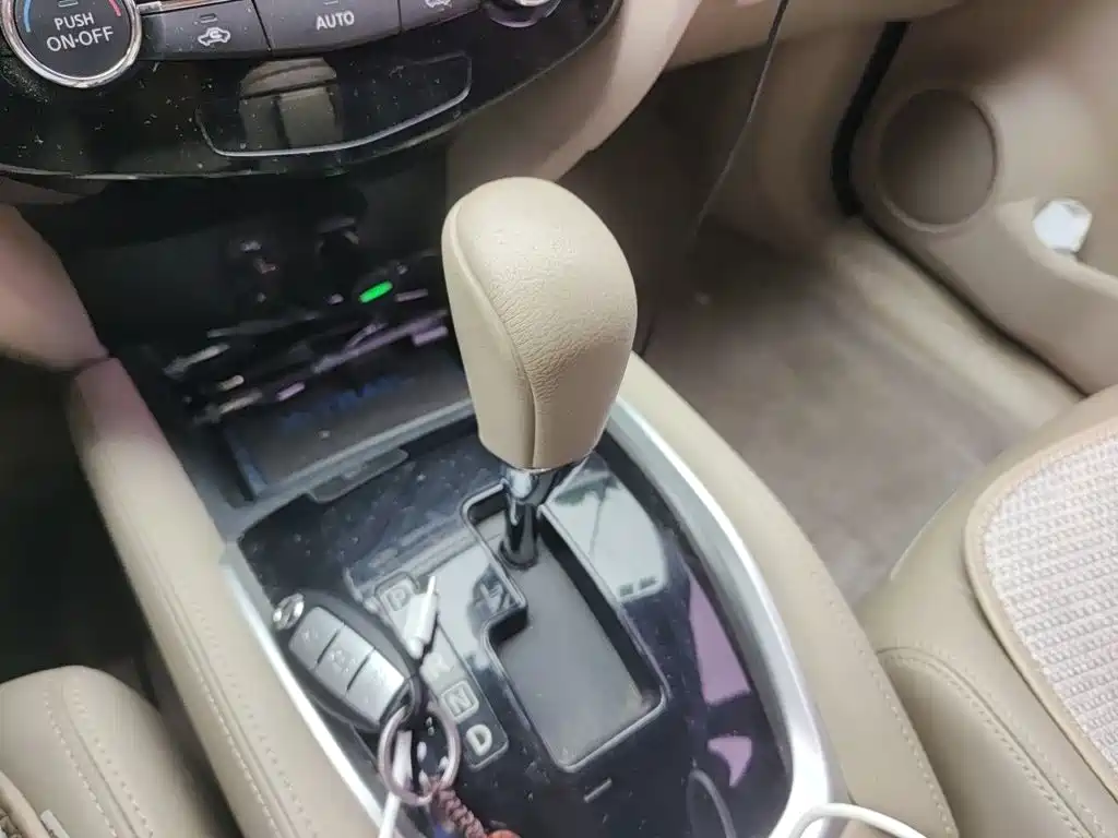 Nissan X-Trail 2015