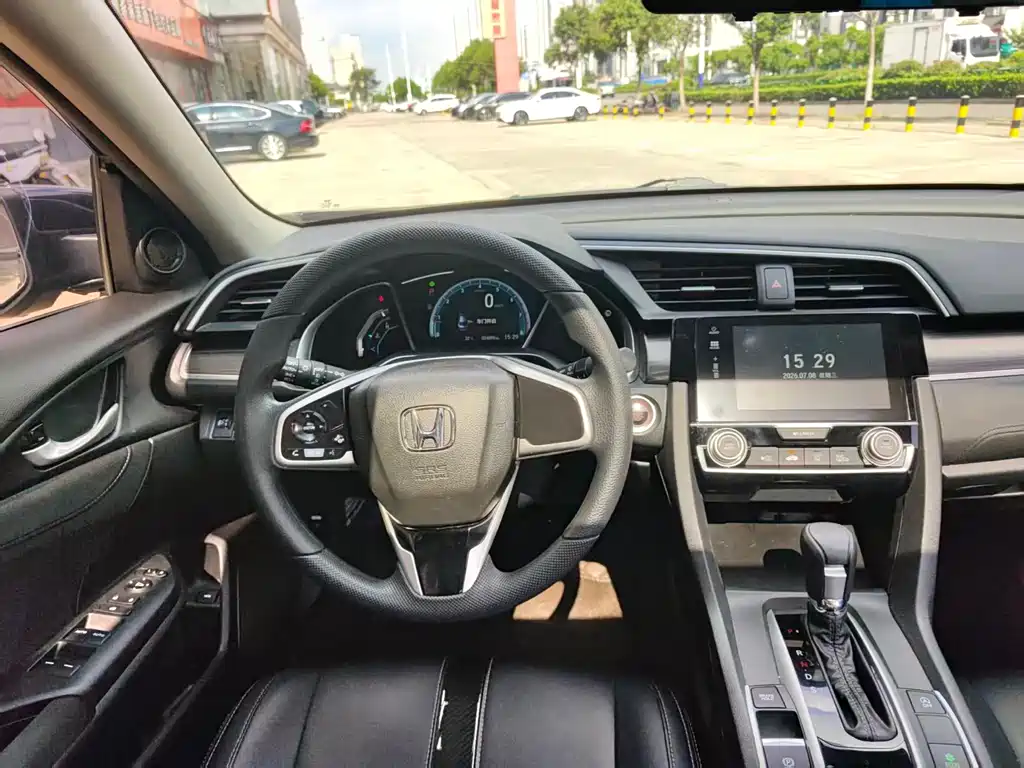 Honda Civic 2021 — фото 11