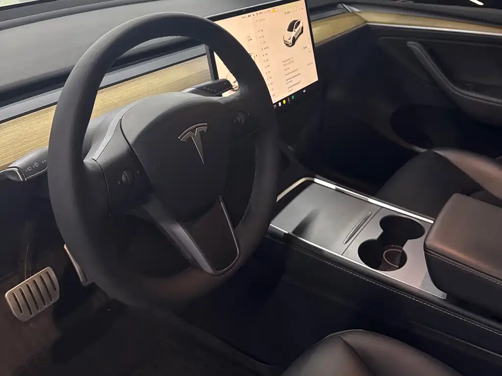 Tesla Model Y 2022 — фото 16