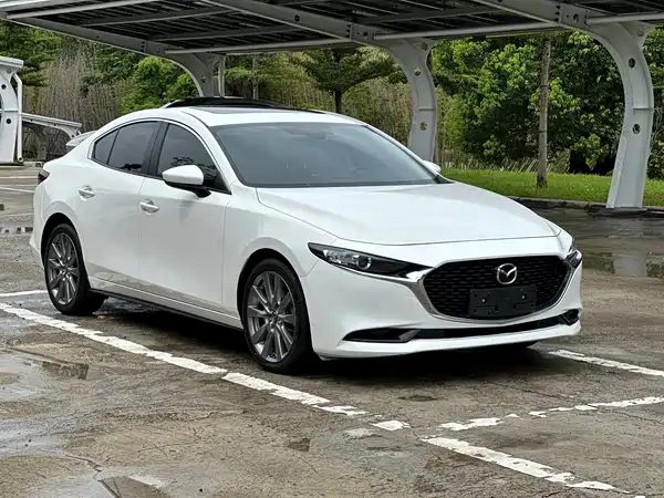 Mazda 3 Axela 2022