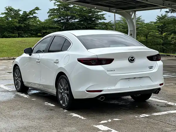 Mazda 3 Axela 2022
